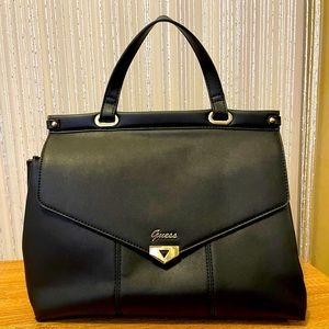 Guess black purse with crossbody strap